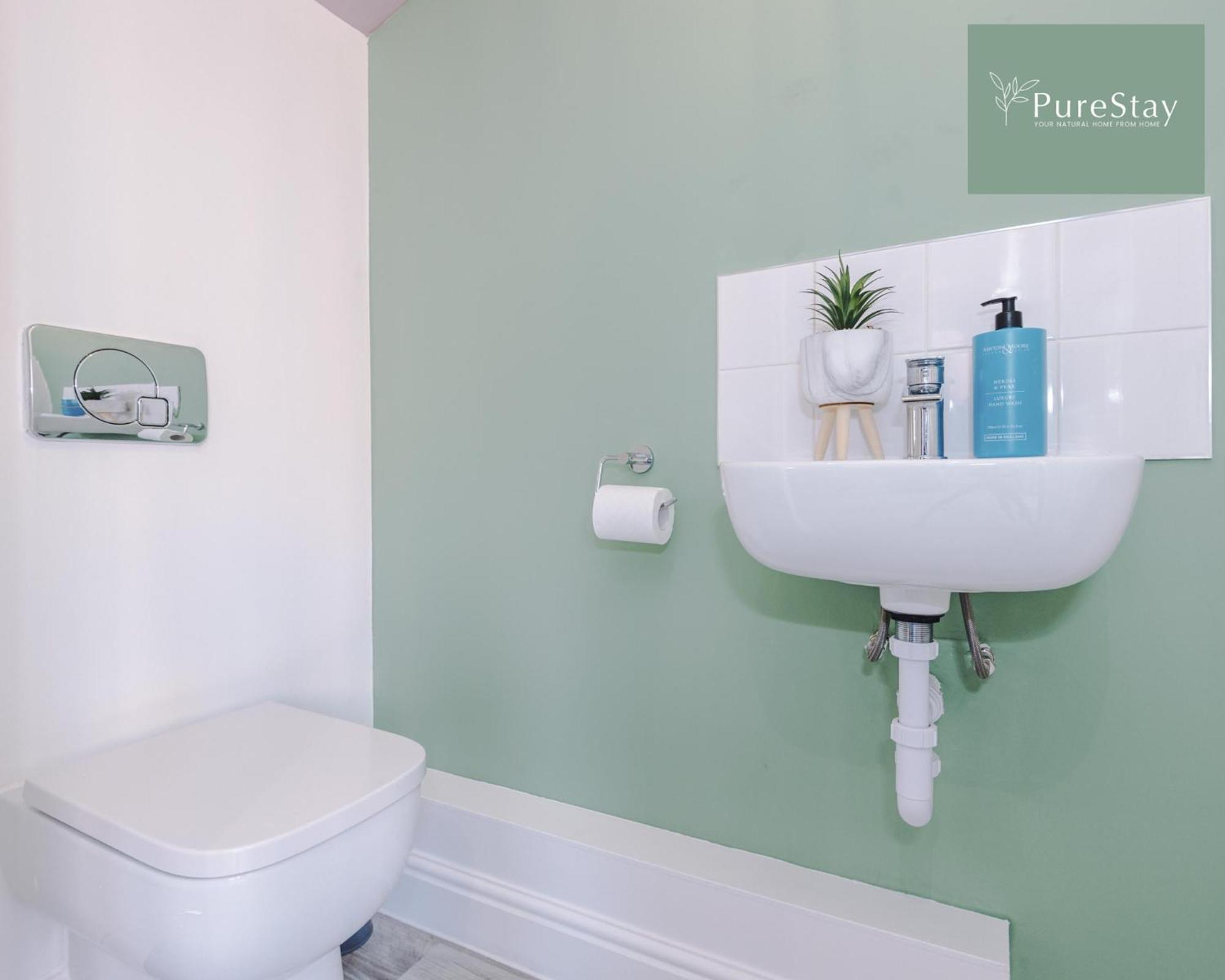 Stunning Five Bedroom Manchester House With Free Parking By Purestay Short Lets & Serviced Accommodation Zewnętrze zdjęcie