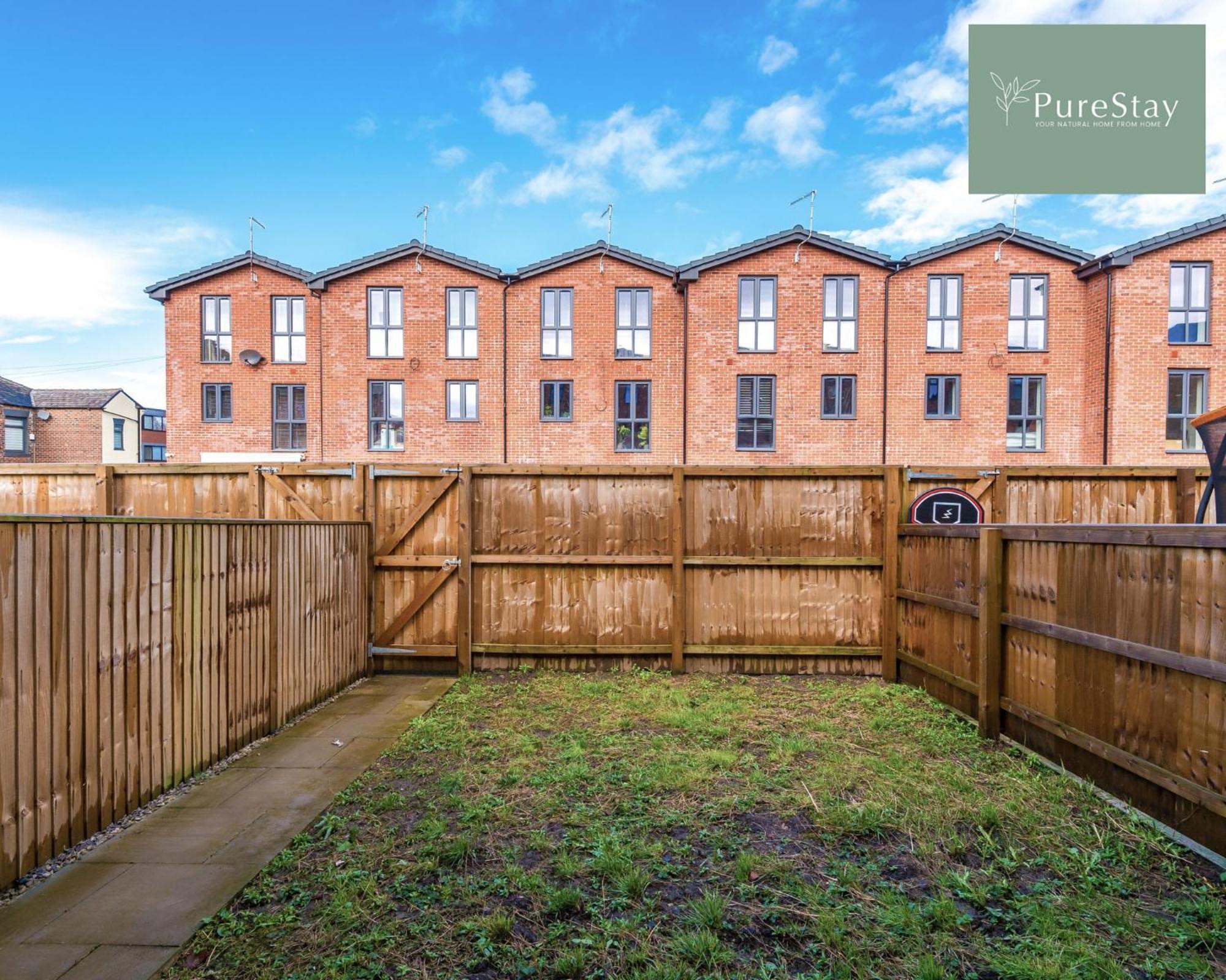 Stunning Five Bedroom Manchester House With Free Parking By Purestay Short Lets & Serviced Accommodation Zewnętrze zdjęcie