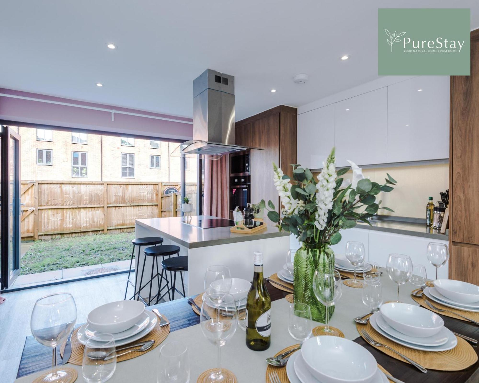 Stunning Five Bedroom Manchester House With Free Parking By Purestay Short Lets & Serviced Accommodation Zewnętrze zdjęcie