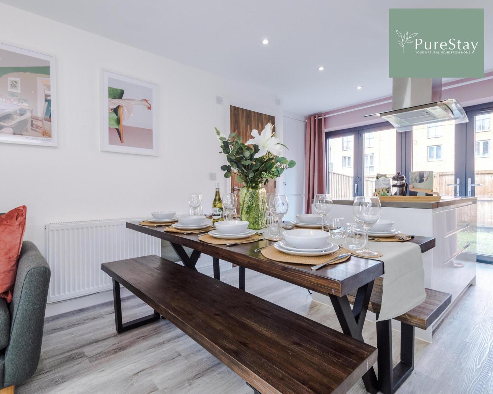 Stunning Five Bedroom Manchester House With Free Parking By Purestay Short Lets & Serviced Accommodation Zewnętrze zdjęcie