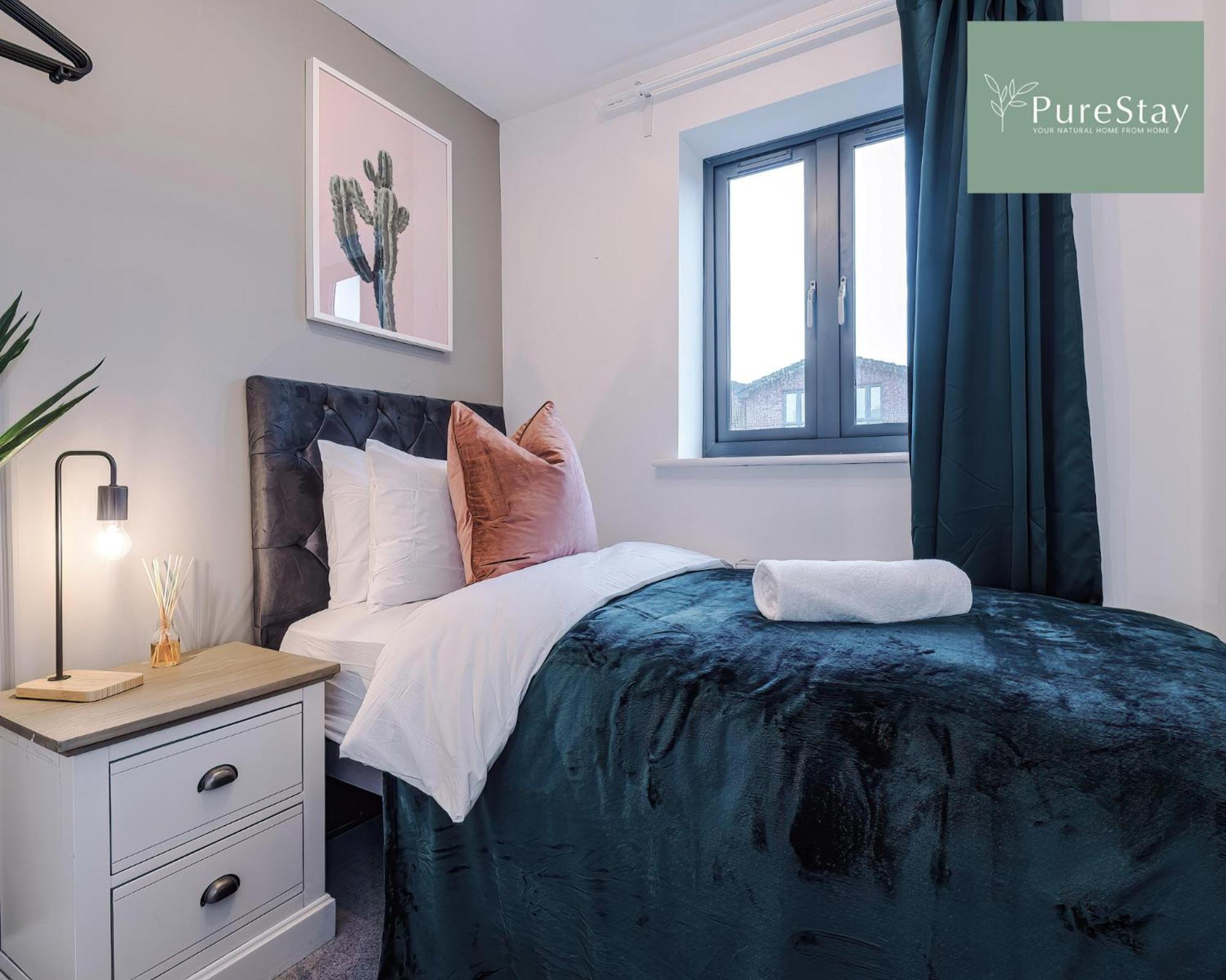 Stunning Five Bedroom Manchester House With Free Parking By Purestay Short Lets & Serviced Accommodation Zewnętrze zdjęcie