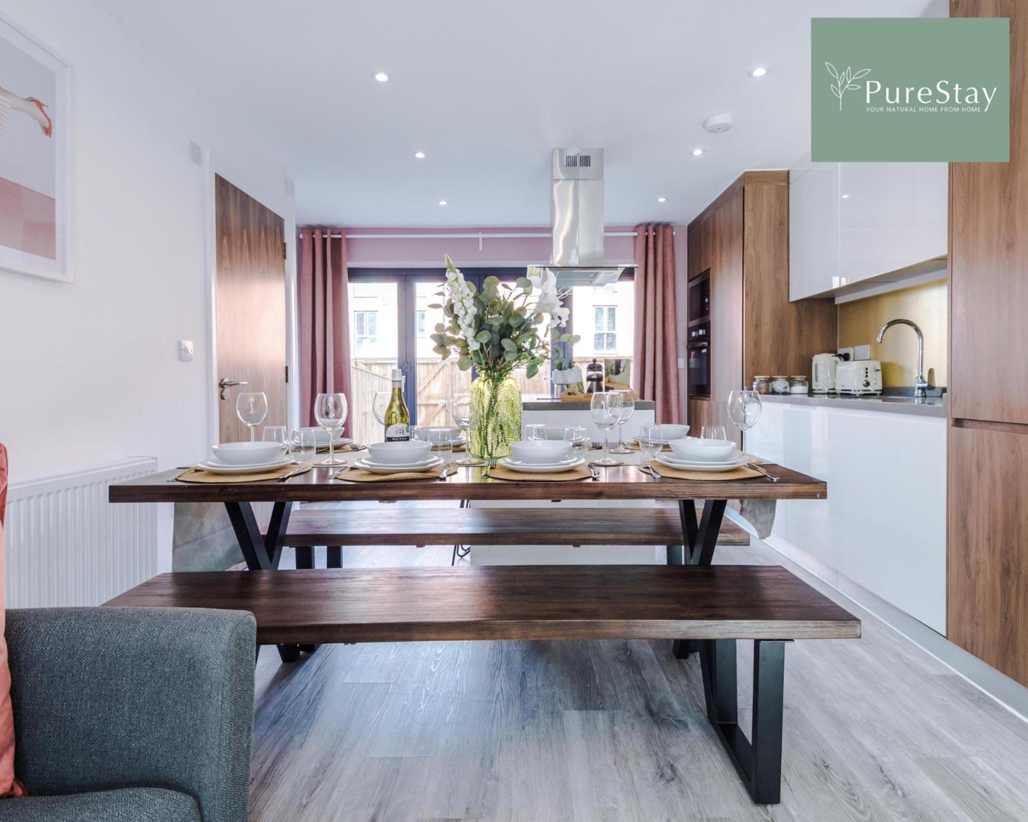 Stunning Five Bedroom Manchester House With Free Parking By Purestay Short Lets & Serviced Accommodation Zewnętrze zdjęcie